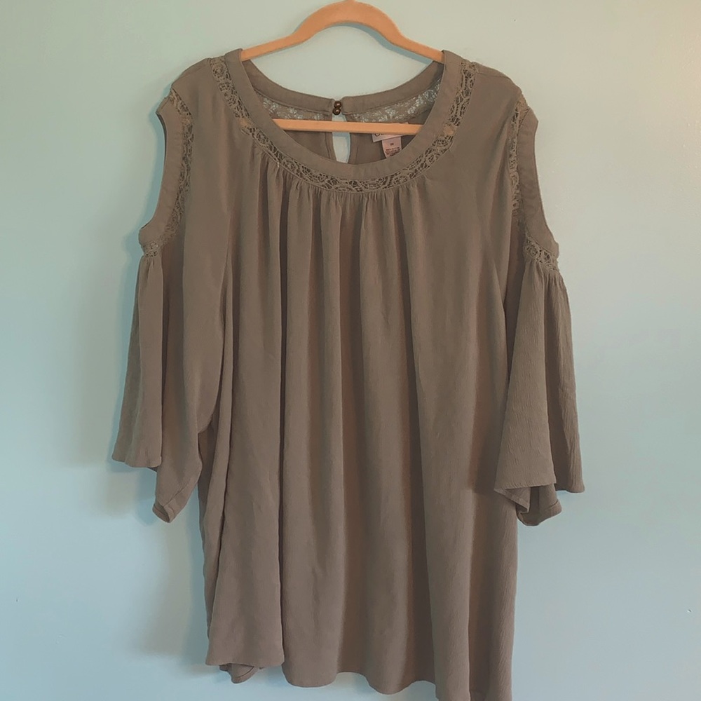 Light olive green Catherine’s 3X (24-26) woman’s top with all the lace details